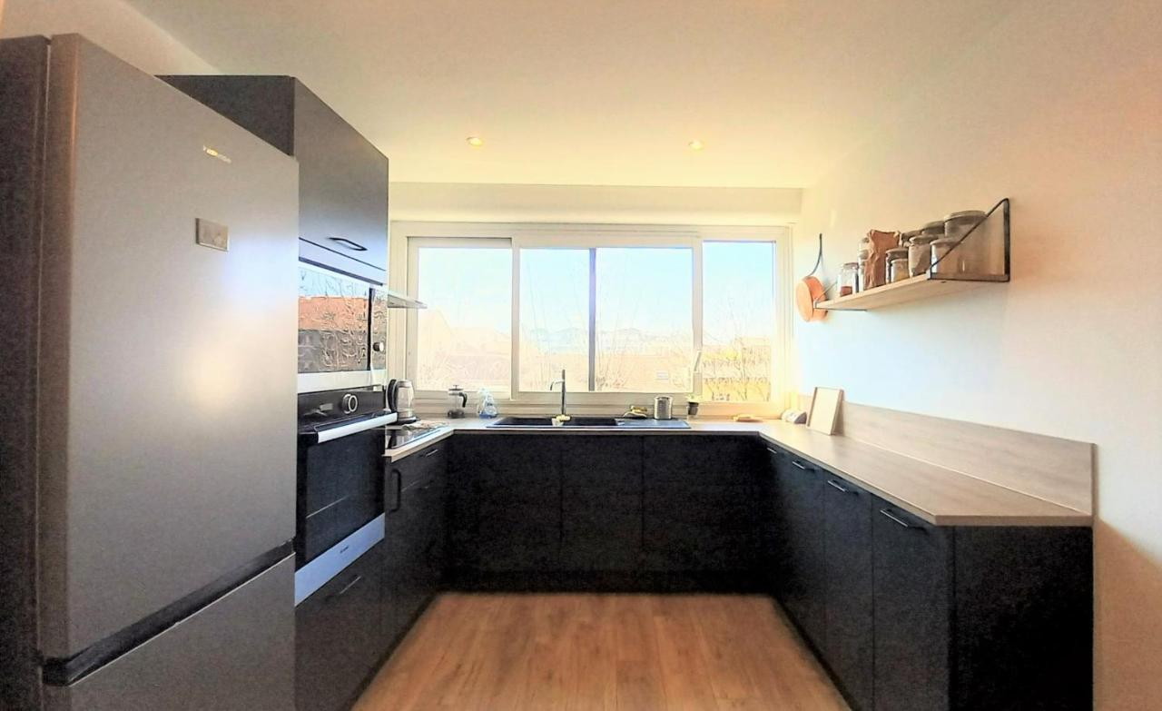 Magnifique Cocon - Metro A Republique - 2 Belles Chambres Avec Dressings - Wifi Gratuit - Netflix - Au Calme Absolu - Lumineux - Jardin Arbore Partage Dans La Residence 维勒班 外观 照片